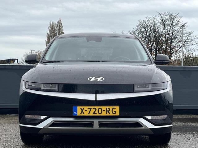 Hyundai IONIQ 5 Connect 77.4kWh 228pk | LONG RANGE ACCU | WARMTEPOMP | FABRIEKSGARANTIE TOT 07-2029 | LAGE KM-STAND! | LUXE BEKLEDING |