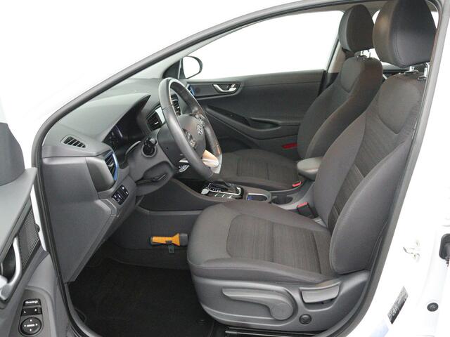 Hyundai IONIQ 1.6 GDi Comfort | Camera | Apple Carplay/Android Auto | Nederlandse auto | 1e Eigenaar |