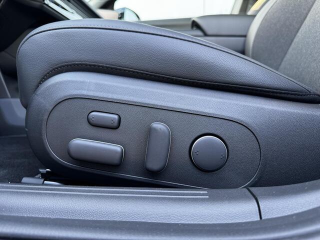 Hyundai IONIQ 6 Business 77.4 kWh / Demo met ¤ 2.000,- voordeel / Bose / 20" LM / 360 Camera / Stoelverwarming v + a / Led verlichting / Blind Spot /