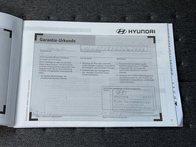 Hyundai IONIQ 5 Connect+ 77.4 kWh / SOH 100% / Panoramadak / Fabrieksgarantie tot 11-2028 / 8 Jaar Batterij Garantie / Warmtepomp / Dodehoek Detectie / Navigatie / Apple Carplay & Android Auto / Stoel Verwarming / Stuurwiel Verwarming / DAB / Elektr. Verstelbare Stoele