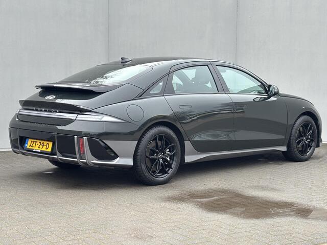 Hyundai IONIQ 6 Connect 77.4 kWh Automaat / Warmtepomp / SOH 100% / Fabrieksgarantie tot 1-2030 / 8 Jaar Batterij Garantie / Camera / 1.500 KG Trekgewicht / Adaptieve Cruise / Stoel, Stuur & achterbank Verwarming / Dodehoek / Apple carplay/Android auto /