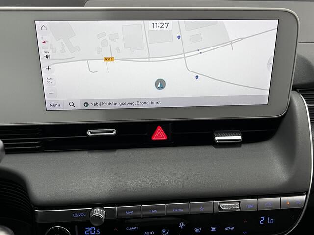 Hyundai IONIQ 5 Lounge 77.4 kWh Automaat / SOH 100% / 8 jaar Batterij garantie / Dealer onderhouden / Fabrieksgarantie tot 01-2028 / HUD / Warmtepomp / WLTP 507km / CCS snel laden / Camera 360° / Leder / Elektr. stoelen & klep /