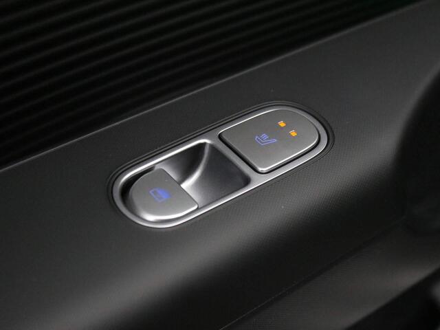 Hyundai IONIQ 6 Connect 77.4 kWh / Rijklaarprijs ¤39.790,- / ¤16.500,- korting / 614 km bereik WLTP / Navigatie met Apple carplay & Android auto / Elektrische stoelen /