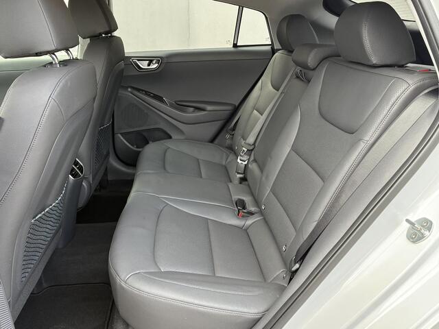 Hyundai IONIQ Premium EV 38 kWh Automaat / SOH 98,1% / Dealer onderhouden / Warmtepomp / Lederen bekleding / Stuur-/Stoel-/Achterbankverwarming / Stoelventilatie / Adaptieve Cruise Control / Achteruitrijcamera /