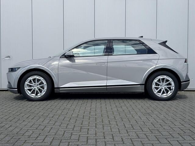 Hyundai IONIQ 5 Connect 77.4 kWh Automaat / SOH 100 % / Dealer onderhouden / 360 Camera / Warmtepomp / Stoel en stuur verwarming / Electrische achterklep / Inclusief winterwielen /