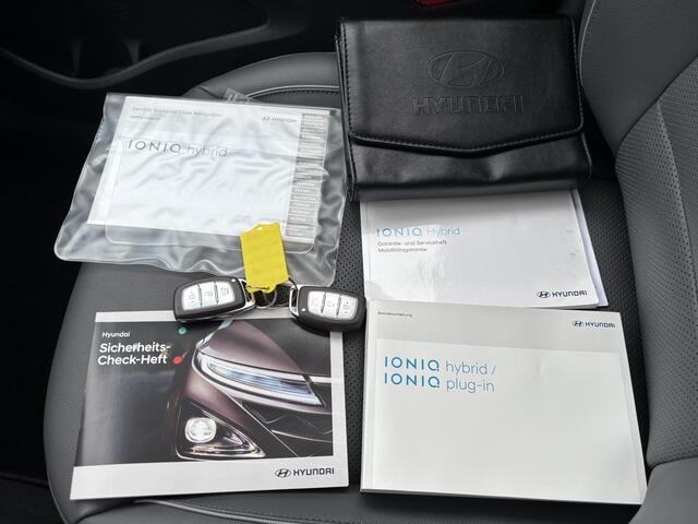 Hyundai IONIQ 1.6 GDi Premium - Plus / Stoelventilatie / Stuur-, Stoel- en Achterbankverwarming / Apple Carplay&Android Auto / Memory Stoelen / Cruise Control Adaptief / Led / Keyless / Camera /
