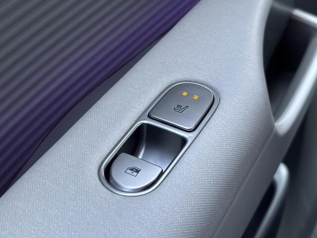 Hyundai IONIQ 6 Connect 77.4 kWh / SOH 100% / Fabrieksgarantie tot 11-2028 / CCS snellader / All season banden / Elektrisch verstelbare stoel / Stuur-, Stoel & Achterbankverwarming / warmtepomp / Trekgewicht 1500 kg / Keyless Entry/Start /