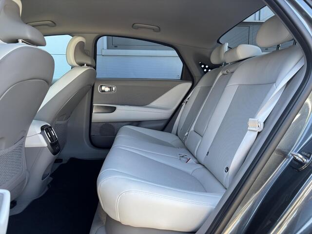 Hyundai IONIQ 6 Connect 77.4 kWh / SOH 100% / Fabrieksgarantie tot 11-2028 / CCS snellader / All season banden / Elektrisch verstelbare stoel / Stuur-, Stoel & Achterbankverwarming / warmtepomp / Trekgewicht 1500 kg / Keyless Entry/Start /