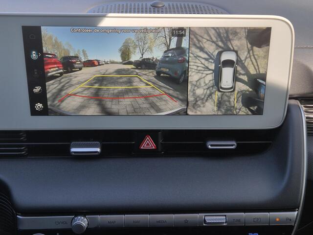 Hyundai IONIQ 5 Lounge 77.4 kWh 228pk / SOH 100% / Fabrieksgarantie tot 12-2027 / Dealer onderhouden / Trekgewicht 1600 kg / Trekhaak afneembaar / Warmtepomp / CCS snel laden / Elektrische stoelen en klep / BOSE Audio Systeem / Stuur- Stoel & Achterbank verwarming / 19