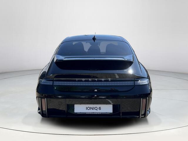 Hyundai IONIQ 6 Business 77.4 kWh | Apple Carplay / Android Auto | Stoel & Stuur Verwarming | Camera | LED-Verlichting | Lichtmetaal | Elektrische Kofferklep | Uit Voorraad Leverbaar |