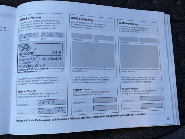 Hyundai IONIQ 5 Connect 77.4 kWh Automaat / Fabrieksgarantie tot 02-2028 / 8 jaar Batterijgarantie / Warmtepomp / dealer onderhouden / Elektrische stoelen/Achterklep / Apple Carplay/Android Auto / Stuur-, stoelverwarming / 19" LM /