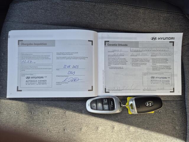 Hyundai IONIQ 5 Connect 77.4 kWh 228 pk / SOH 100% / Fabrieksgarantie tot 08-2028 / Dealer onderhouden / Panoramadak / Warmtepomp / Trekgewicht 1.600 kg / CCS snel laden / Elektrische stoelen / 20" LM Lounge wielen / Stuur- Stoel & Achterbank verwarming / Achteruitrijc