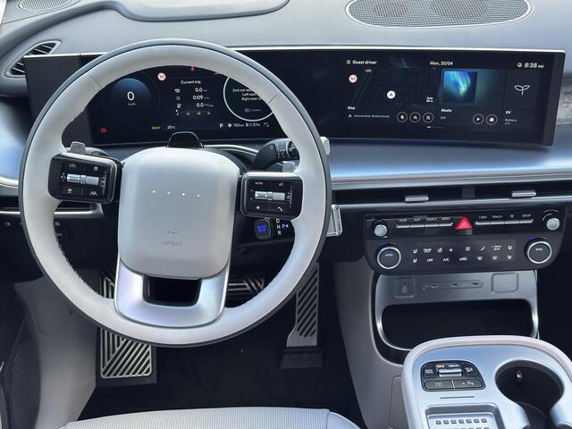 Hyundai IONIQ 9 Lounge AWD 6p. 110.3 kWh / ¤3000,- voordeel / Stoelmassage / Stoel- & Stuurverwarming / Stoelverkoeling Voor + Achter / glazen Schuif- & Kanteldak / 360 Camera /