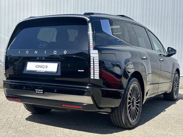 Hyundai IONIQ 9 Lounge AWD 6p. 110.3 kWh / ¤3000,- voordeel / Stoelmassage / Stoel- & Stuurverwarming / Stoelverkoeling Voor + Achter / glazen Schuif- & Kanteldak / 360 Camera /