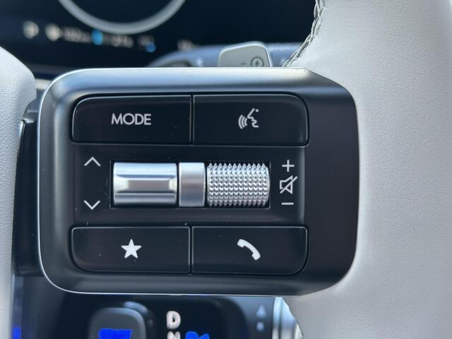 Hyundai IONIQ 9 Lounge AWD 6p. 110.3 kWh / ¤3000,- voordeel / Stoelmassage / Stoel- & Stuurverwarming / Stoelverkoeling Voor + Achter / glazen Schuif- & Kanteldak / 360 Camera /