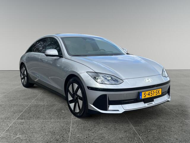 Hyundai IONIQ 6 Lounge 77.4kWh 228pk | LEDER | 800VOLT ULTRA SNELLADEN | ELEK. VERSTELBARE STOELEN | MEMORY FUNCTIE | 360° CAMERA | APPLE CARPLAY / ANDROID AUTO | ADAPTIVE CRUISE | STOEL + STUURVERW. |