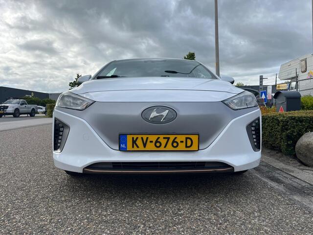 Hyundai IONIQ Comfort EV | Adap. Cruise Control | Carplay | Camera | Infinity geluidsysteem | Elek. Verstelbare Spiegels