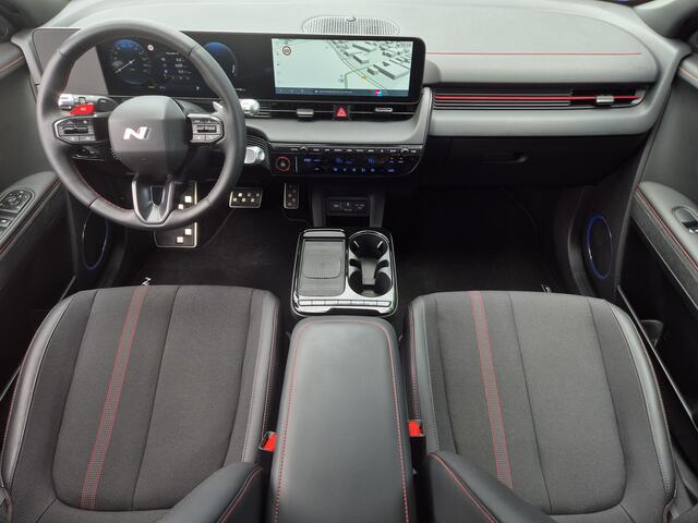 Hyundai IONIQ 5 N Line Edition Limited 84 kWh / SOH 100% / Fabrieksgarantie tot 11-2030 / Trekgewicht 1600 kg / Trekhaak afneembaar / All season banden / CCS snelladen / Stuur- & Stoelverwarming / warmtepomp / Rondomzicht camera / Adaptief cruise control /