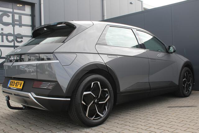 Hyundai IONIQ 5 Connect AWD 77.4 kWh | Incl. 12 Maanden garantie | Trekhaak | Adaptieve Cruise | Climate Control | Apple Carplay/Android Auto | Stoelverwarming | Stuurverwarming | Elektrische voorstoel | Parkeersensoren | Parkeercamera |