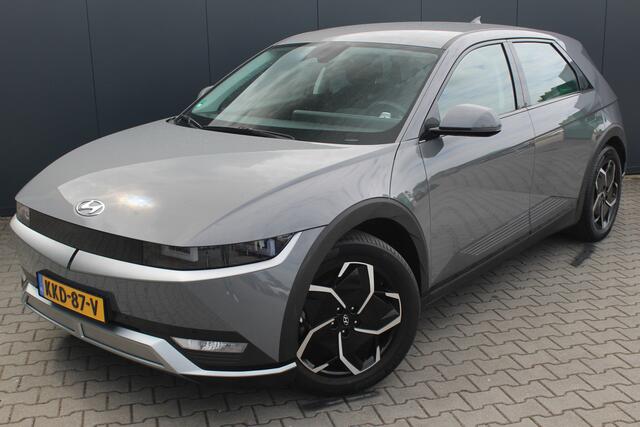 Hyundai IONIQ 5 Connect AWD 77.4 kWh | Incl. 12 Maanden garantie | Trekhaak | Adaptieve Cruise | Climate Control | Apple Carplay/Android Auto | Stoelverwarming | Stuurverwarming | Elektrische voorstoel | Parkeersensoren | Parkeercamera |