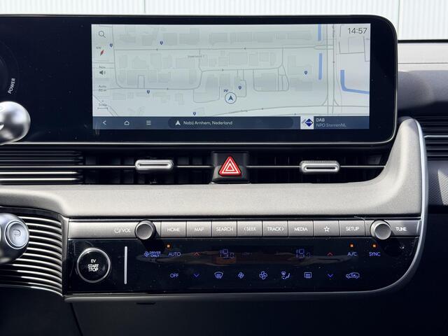 Hyundai IONIQ 5 Standard Range Pure Edition 63 kWh / Stoelverwarming Voor + Achter / Stuurverwarming / BOSE Audio / Achteruitrijcamera / Elek. Achterklep / LED Verlichting /
