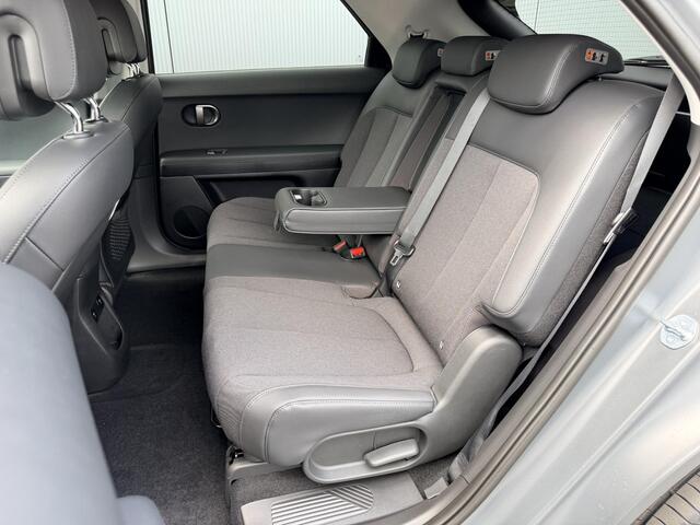 Hyundai IONIQ 5 Standard Range Pure Edition 63 kWh / Stoelverwarming Voor + Achter / Stuurverwarming / BOSE Audio / Achteruitrijcamera / Elek. Achterklep / LED Verlichting /