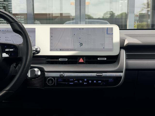Hyundai IONIQ 5 Lounge 77.4 kWh / RWD / Panoramadak / Dynamische Navigatie / 360 Camera / Stoelverkoeling / Stoelverwarming Voor + Achter / Climate Control /