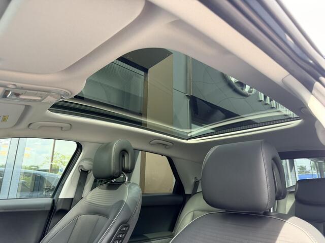 Hyundai IONIQ 5 Lounge 77.4 kWh / RWD / Panoramadak / Dynamische Navigatie / 360 Camera / Stoelverkoeling / Stoelverwarming Voor + Achter / Climate Control /