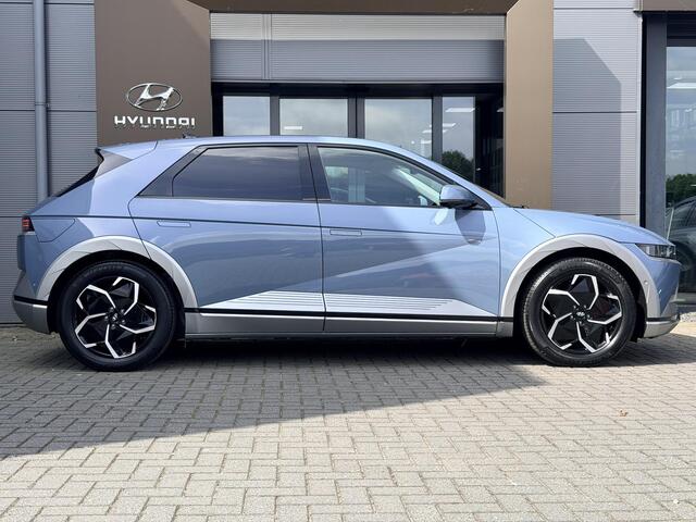 Hyundai IONIQ 5 Lounge 77.4 kWh / RWD / Panoramadak / Dynamische Navigatie / 360 Camera / Stoelverkoeling / Stoelverwarming Voor + Achter / Climate Control /