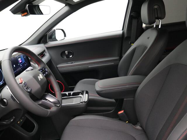 Hyundai IONIQ 5 N Line Business 84 kWh / SoH 100% / Trekhaak / 20" LMV / Flush doorhendels / Warmtepomp / Keyless / Elektrisch verstelbare voorstoelen / Stoelverwarming voor & achter / Stuurwiel verwarming / NL Auto /