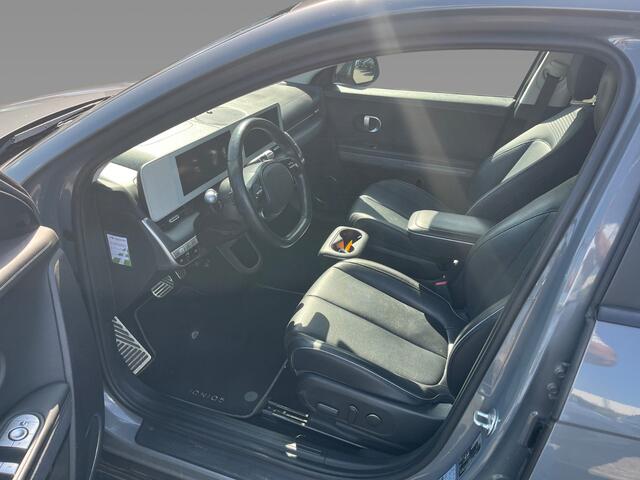 Hyundai IONIQ 5 Connect+ 73kWh / Trekhaak / Camera / Head-up / Leder / CarPlay / V2L / 19'' / Warmtepomp / Stoelverwarming / Dodehoek / DAB / ACC