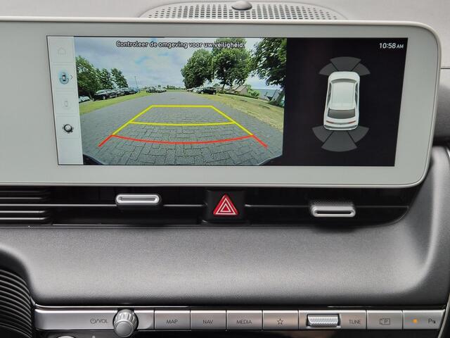 Hyundai IONIQ 5 Connect 77.4 kWh / SOH 100% / Fabrieksgarantie tot 04-2028 / Dealer onderhouden / CCS snelladen / WLTP bereik 507 km bereik stad 710 km / Stuur- Stoel & Achterbank verwarming / Trekgewicht 1600 kg / Achteruitrijcamera / Adaptief cruise control /