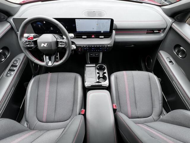 Hyundai IONIQ 5 N Line Edition Limited 84 kWh / Accu SoH 100% / Fabrieksgarantie tot 09-2030 / 1.600 kg trekgewicht / WLTP 515 km / Warmtepomp / Camera / Stuur- & stoelverwarming / CCS snel laden / 20" LM + All Season banden /