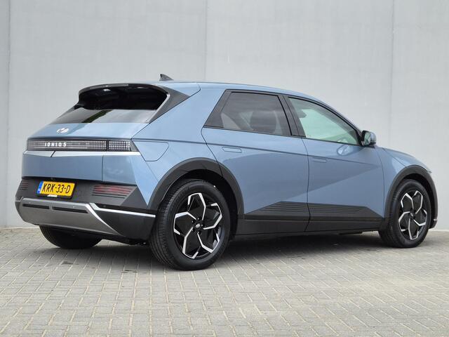 Hyundai IONIQ 5 Connect 77.4 kWh / SOH 100% / Fabrieksgarantie tot 03-2028 / Dealer onderhouden / CCS snelladen / Warmtepomp / Trekgewicht 1600 kg / WLTP bereik 507 km bereik stad 507 km / Stuur- Stoel & Achterbank verwarming / Achteruitrijcamera / Elektrische achterkl