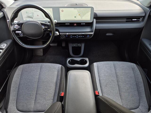 Hyundai IONIQ 5 Connect 77.4 kWh / SOH 99% / Dealer onderhouden / Fabrieksgarantie tot 04-2028 / CCS snelladen / Trekgewicht 1.600 kg / Warmtepomp / Stuur- & Stoelverwarming / Achteruitrijcamera / Adaptief cruise control /