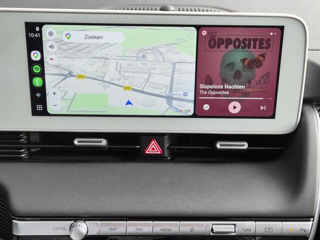 Hyundai IONIQ 5 Connect 77.4 kWh / SOH 100% / Trekgewicht 1600 kg / CCS snelladen / Warmtepomp / Rondomzicht camera / Stuur- Stoel & Achterbank verwarming / Adaptief cruise control / Draadloze telefoon lader / Apple Carplay Android Auto /