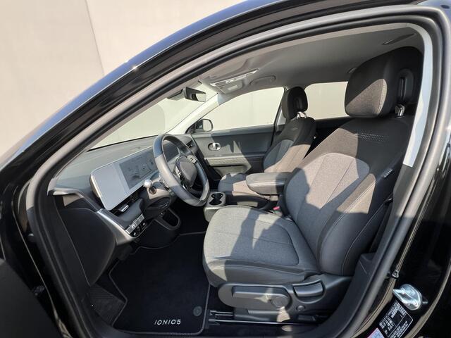 Hyundai IONIQ 5 Style 58 kWh / Fabrieksgarantie tot 10-2028 / Accu SoH 100 % / CCS snel laden / WLTP 384 km stad 587 km / Navigatie / Apple Carplay Android / Adapt. CC / 19"LM wielen & All Season banden /