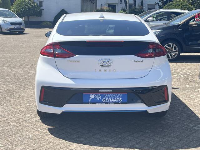 Hyundai IONIQ 1.6 GDi Comfort Camera, Apple Carplay/Android Auto, Navigatie, Keyless, Adaptieve cruise, Zeer nette wagen!