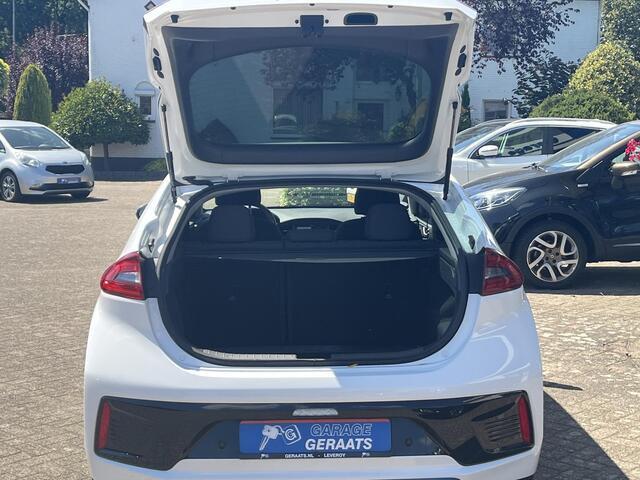 Hyundai IONIQ 1.6 GDi Comfort Camera, Apple Carplay/Android Auto, Navigatie, Keyless, Adaptieve cruise, Zeer nette wagen!