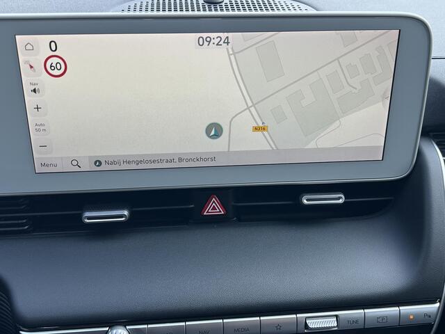 Hyundai IONIQ 5 Style 73kWh / Dealer onderhouden / Accu SoH 100 % / Fabrieksgarantie tot 05-2027 / WLTP 481 km stad 686 km / CCS snel laden / warmtepomp / 1.600 kg trekgewicht / Stuur- en stoelverwarming / Elektr. stoel / 19" LM wielen /