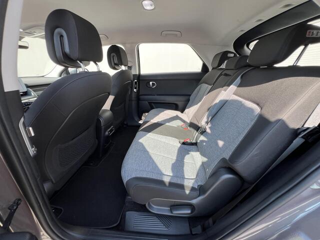 Hyundai IONIQ 5 Style 73kWh / Dealer onderhouden / Accu SoH 100 % / Fabrieksgarantie tot 05-2027 / WLTP 481 km stad 686 km / CCS snel laden / warmtepomp / 1.600 kg trekgewicht / Stuur- en stoelverwarming / Elektr. stoel / 19" LM wielen /