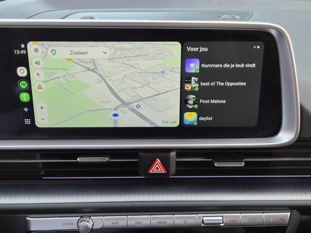 Hyundai IONIQ 6 Connect 77.4 kWh / SOH 100% / Dealer onderhouden / Fabrieksgarantie tot 05-2028 / CCS snelladen / Head Up Display / Stur- Stoel & Achterbank verwarming / Trekgewicht 1500 kg / Elektrische achterklep / Rondomzicht camera / Apple Carplay Android Auto /