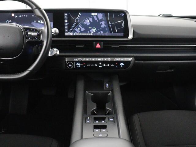 Hyundai IONIQ 6 Style 77.4 kWh | SOH 93.9 % | Navigatie | Virtual dashboard | Carplay | Climate Control | Adaptive cruise | camera | Park assist | Trekhaak | DAB+ | PHEV