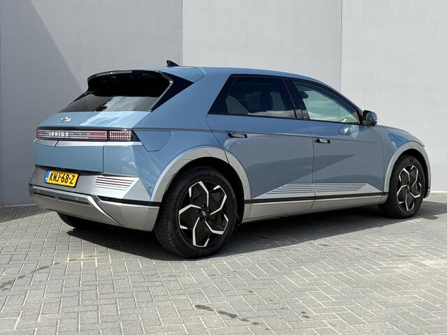 Hyundai IONIQ 5 Connect+ 77.4 kWh / Dealer onderhouden / Fabrieksgarantie tot 01-2029 / CCS snelladen / All season banden / Elektrische achterklep / Rondomzicht camera / Warmtepomp / Climate control / Stuur- Stoel & Achterbank verwarming / Adaptief cruise control /