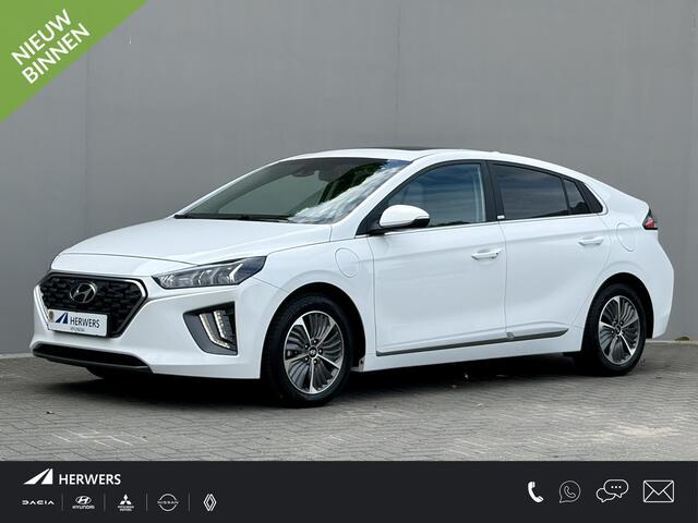 Hyundai IONIQ 1.6 GDi PHEV Premium Sky / Plug-in / Dealer Onderhouden / SOH 93,15% / Infinity Audio / Panorama/Schuifdak / All Season Banden / Navigatie / Camera / Android Auto/Apple Carplay / Cruise Control Adaptief / Stuur & Stoelverwarming /