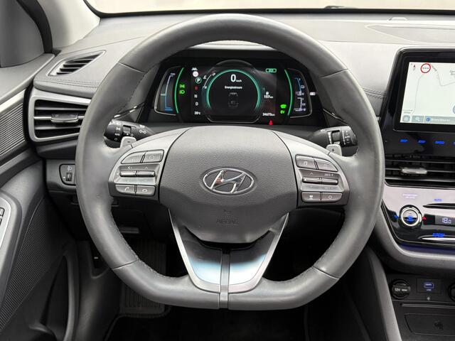 Hyundai IONIQ 1.6 GDi PHEV Premium Sky / Plug-in / Dealer Onderhouden / SOH 93,15% / Infinity Audio / Panorama/Schuifdak / All Season Banden / Navigatie / Camera / Android Auto/Apple Carplay / Cruise Control Adaptief / Stuur & Stoelverwarming /