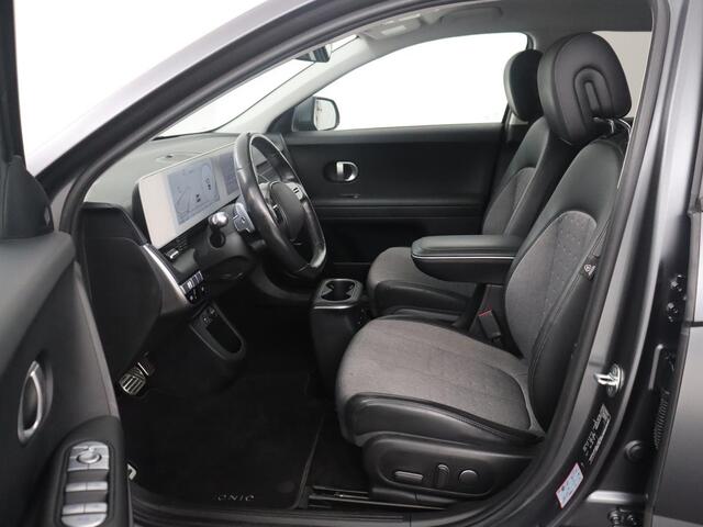 Hyundai IONIQ 5 Connect 77.4 kWh | SOH 94,1% | Half leder | Stuur/stoel verwarming Adaptive cruise | Trekhaak | BOSE sound | Camera | Park assist | Carplay | Climate control | Full LED