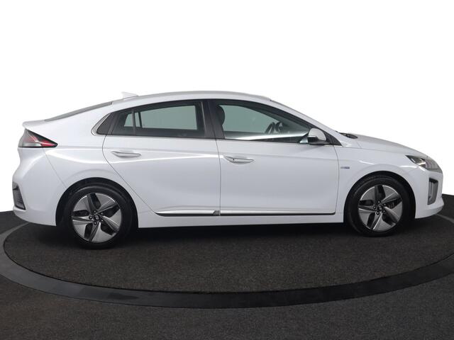 Hyundai IONIQ 1.6 GDi Premium - Plus | Stoelverwarming/Ventilatie | Navigatie | Stuurwiel verwarming | Cruise control adaptief met stop&go | – foto 6