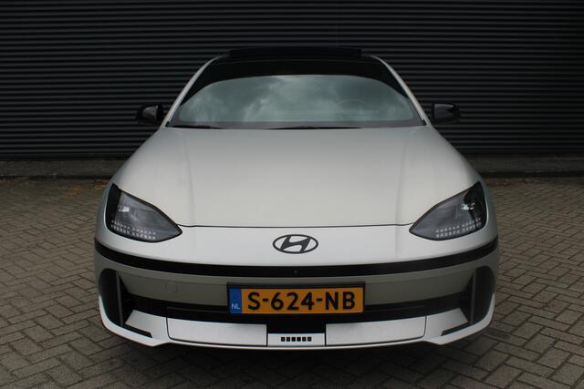 Hyundai IONIQ 6 First Edition AWD 77.4 kWh 325PK Panoramdak Trekhaak Stoel/Stuurverwarming Camera