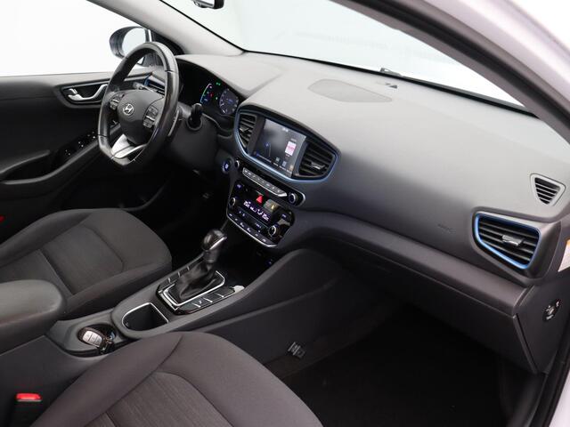 Hyundai IONIQ 1.6 GDi Comfort | Adaptive cruise control | Climate control | PDC voor en achter | Achteruitrij camera | Navigatie |